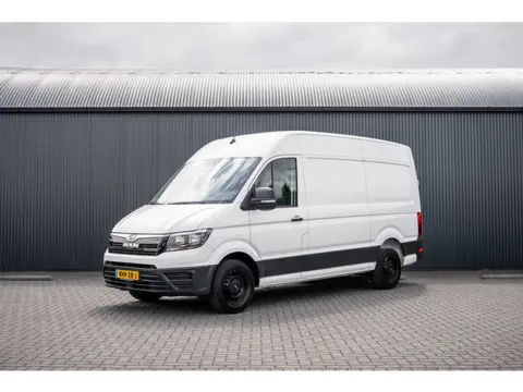 MAN TGE 2.0 TDI | L3H3 | 140 PK | 3-Zits | Trekhaak 3.0T | 1e Eigenaar | Camera | Carplay | Cruise |