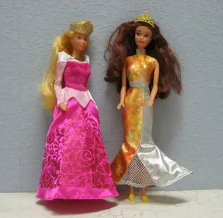 1991 Disney Classics Sleeping Beauty Aurora en Belle [pop203]