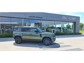 Land Rover Defender P300e 110 PHEV S Forest Edition Cold Climate Pack | Koelbox | Panoramisch Schuif
