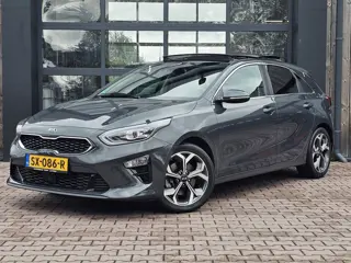 Kia Ceed 1.4 T-GDi ExecutiveLine | Navi | Pano | Trekhaak | Leer | Stoelverwarming | Keyless | Elek.