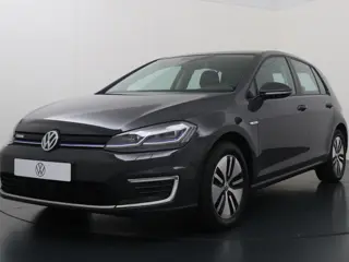 Volkswagen e-Golf E-DITION | 136 PK | SoH 90% |Stoelverwarming | Adaptive cruise control | Navigatie