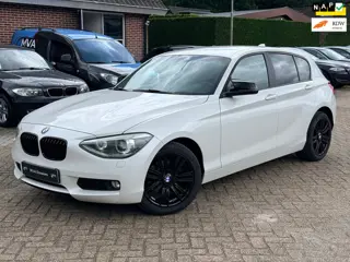BMW 1-serie 118i Upgrade Edition Sport|Nieuwe Ketting + Klepseals|Leder|Navi|17 inch M|Automaat|Crui