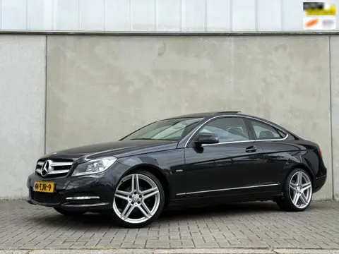 Mercedes-Benz C-klasse Coupé 180 Ambition AMG Pano 19inch DEALER NAP