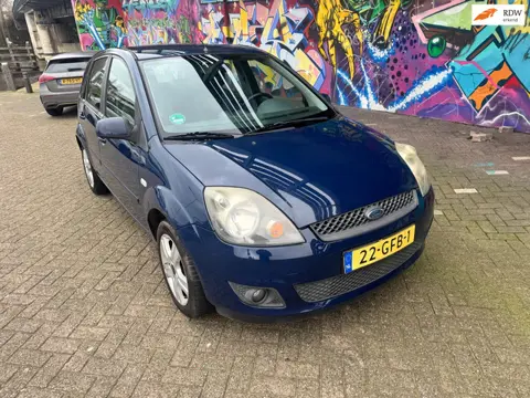 Ford Fiesta 1.4-16V Futura XL vol opties leer airco 5 deuren inklapbare spiegels elektrische ramen c