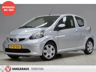 Toyota Aygo 1.0-12V +/ 03-02-27 APK/ AIRCO/ C.V.Afstand/ Elek.Pakket/ Isofix/ Metallic Lak/ Deelbare
