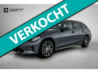 BMW 3-serie Touring 330e High Executive(Dealer OnderH, Navi Pro, 360 Camera, SfeerV, PDC V+A, Adapt 