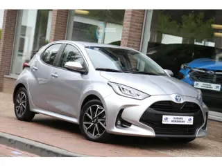 Toyota Yaris 1.5 Hybrid Dynamic Team Navi Carplay ACC Camera
