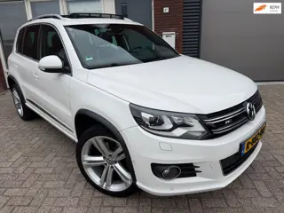 Volkswagen Tiguan 1.4 TSI Sport&Style R-Line / Pano / Leder / Navi / PDC / LED / 19 inch