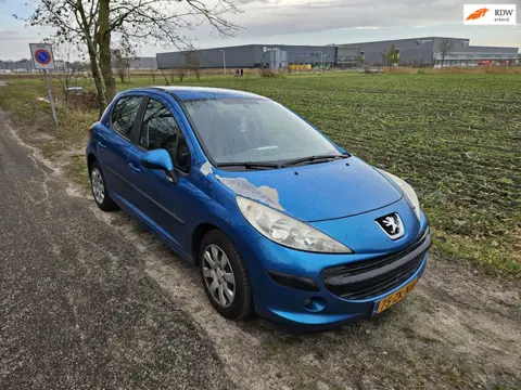 Peugeot 207 1.4 VTi Cool 'n Blue airco trekhaak apk juli inruil koopje lak op motorkap en scherm era