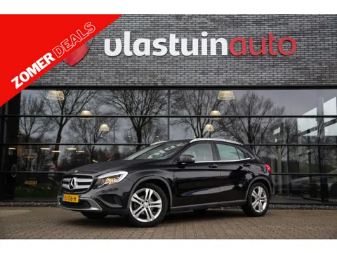 Mercedes-Benz GLA 180 Ambition , Trekhaak, Leer,  Achteruitrijcamera
