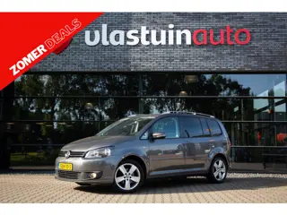 Volkswagen Touran 1.2 TSI Highline BlueMotion , Panoramadak, Trekhaak, Cruise control, Achteruitrijc