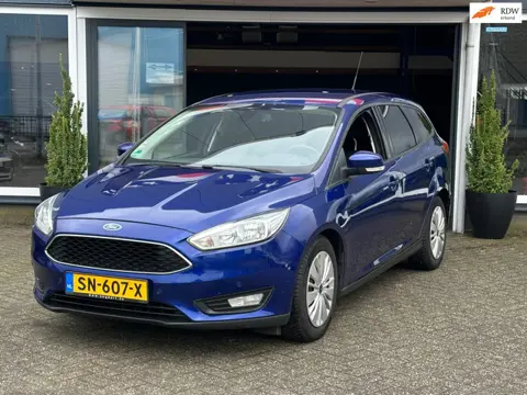 Ford Focus Wagon 1.0 Titanium Stoelverwarming / parkeersensoren rondom