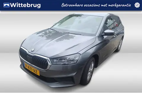 Škoda Fabia 1.0 TSI 95pk Ambition / Navigatie / LM 15 inch / LED / Parkeersensoren A / APP Connect