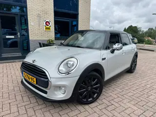 Mini 5-Deurs 1.5 Cooper Chili Serious Business- AUTOMAAT