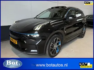 Lynk & Co 01 1.5 ECC / CRUISE / CAMERA / SENSOREN / PANODAK / LMV / TREKHAAK / ELEK. SCHUIFDAK / NL-