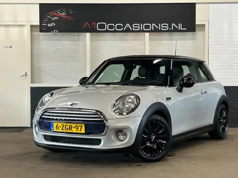 MINI 3-deurs 1.5 Cooper Business PANODAK + LEER! (bj 2015)