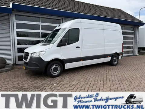Mercedes-Benz Sprinter 215 1.9 CDI L2H2 FWD (bj 2023)