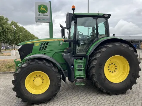 John Deere 6215R-90162