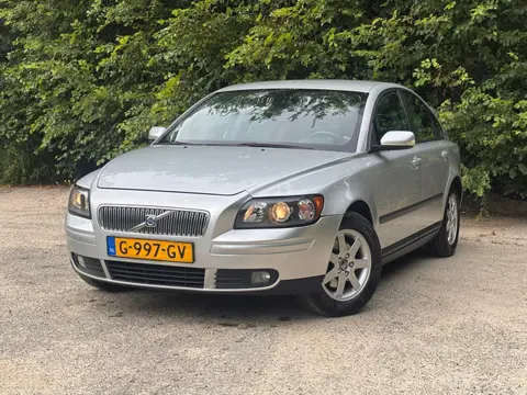 Volvo S40 1.8 | " 143.000 " KM + Cruise control Nu € 3.950,- !!!