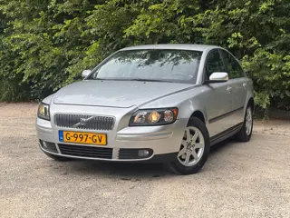 Volvo S40 1.8 | " 143.000 " KM + Cruise control Nu € 3.950,- !!!