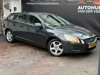 Volvo V60 1.6 T3 Momentum, PDC/Clima/Sound/Trekkaak/Etc