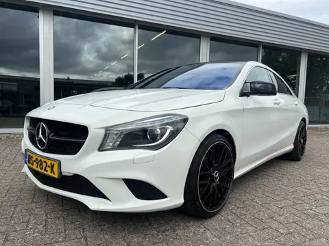 Mercedes-Benz CLA-klasse 200 Edition, Automaat, Leer, LED