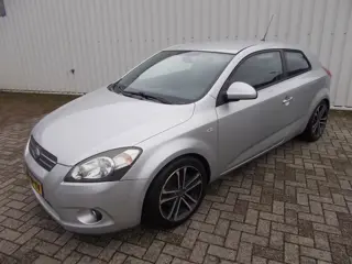 Kia pro_cee'd 1.6 X-ecutive ( APK KEURING BIJ AFLEVERING! )