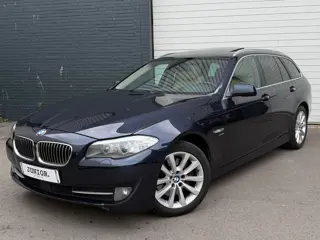 BMW 5-serie Touring 530xd High Executive PANO/HEAD-UP/SOFTCLOSE/LEDER/ADAPTIVECRUISE