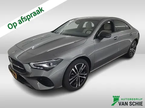 Mercedes-Benz CLA-Klasse 250 e Luxury Line 1e-Eig. & Keurig-Onderh. BOVAG-Garantie. NL-Auto.