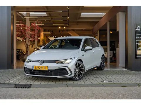 Volkswagen Golf 1.5 eTSI R-Line|Carplay|Camera|Acc|Lane-Assist|