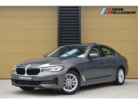 BMW 5 Serie 530e High Executive * Comfortstoelen * Glazendak * Adaptive LED * Comforttoegang *