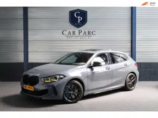 BMW 1-serie M135i xDrive 306+PK M-PERFORMANCE/LED/VIRTUAL/SFEER/PANO/LEER+S.VERWARMING/LMV/CAM/CRUIS