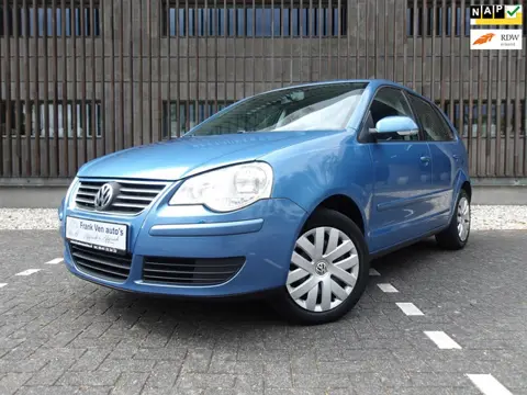 Volkswagen Polo 1.4-16V/AUTOMAAT/AIRCO/cruise/pdc/5dr/nw APK en oh beurt/5 zitplaatsen/100% onderhou
