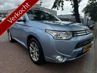 Mitsubishi Outlander 2.0 PHEV Instyle 4x4 Automaat 1e Eigenaar Nieuwstaat Airco/ECC,Navi,Camera,Lede