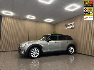 Mini Clubman 1.5 Cooper Chili Serious Business * Panoramadak / LED / Navigatie / Camera / NL Auto *