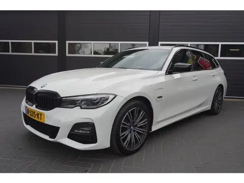 BMW 3-serie Touring 320e M sport Aut/Leder/Cruise/Carplay/Digi.dashboard/Climate Control/Park.sensor