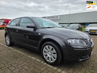 Audi A3 1.6 Attraction AIRCO/cruise *117.000km*