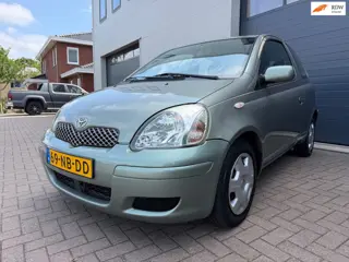Toyota Yaris 1.3 VVT-i Sol/Automaat/1eigenaar/Dealer-onderhouden/Airco/Trekhaak