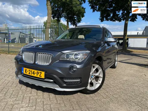 BMW X1 SDrive18i Automaat Pano Xenon Leer Trekhaak