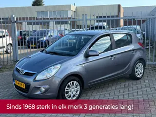 Hyundai I20 1.2i DynamicVersion 78PK 5 deurs! NL AUTO NAP! Airco l Carplay l Navi l MTF-stuur! TOPST