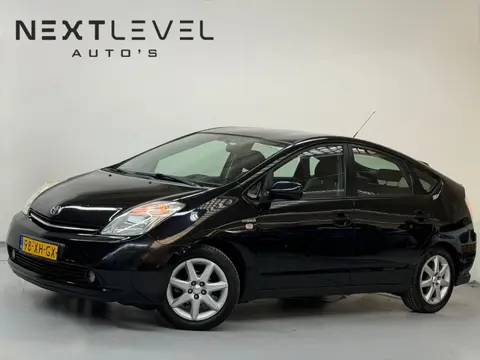 Toyota Prius 1.5 VVT-i Business Edition Navi JBL Keyless