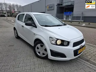 Chevrolet Aveo 1.2 LS AIRCO APK 5 DR Rijd en schakelt goed