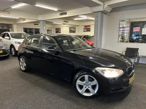 BMW 1-serie 116i F20 Business *NAVI*Velgen*2011 (bj 2011)