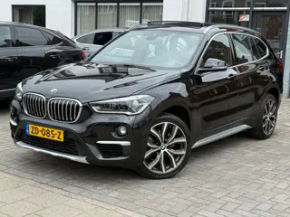 BMW X1 SDrive20i Orange Edition III, Panoramadak,Apple Carplay/Android,Stoelverwarming,Sfeerverlicht