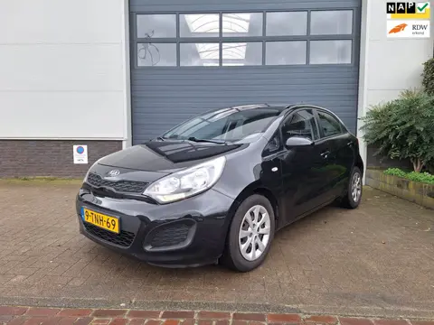 Kia Rio | 1.2 CVVT ComfortLine | Airco | Telefoonverbinding | Navigatie |