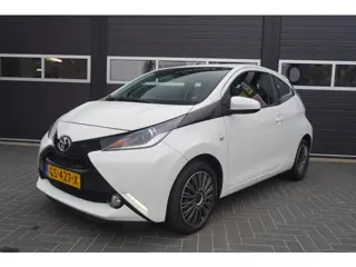 Toyota Aygo 1.0 VVT-i x-play Airco/Achteruitrijcamera