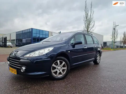 Peugeot 307 SW 1.6-16V Premium 7p. PANO NAVI PSENSOR CRUISE