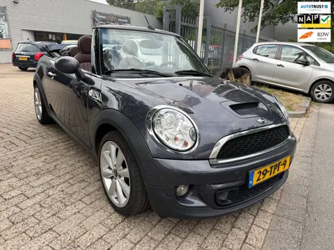 Mini Cabrio 1.6 Cooper S Chili automaat, 2012 168.200 km nwe apk, 1e eigenaar, nette auto , rijd per