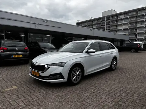 Škoda Octavia Combi 1.0 TSI Business Edition Virtual cockpit Pdc Applecarplay Trekhaak Nap