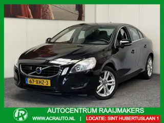Volvo S60 1.6 T3 MOMENTUM AUTOMAAT LEDER ADAPTIVE CRUISE CONTROL CLIMATE CONTROL BLUETOOTH TELEFOON 